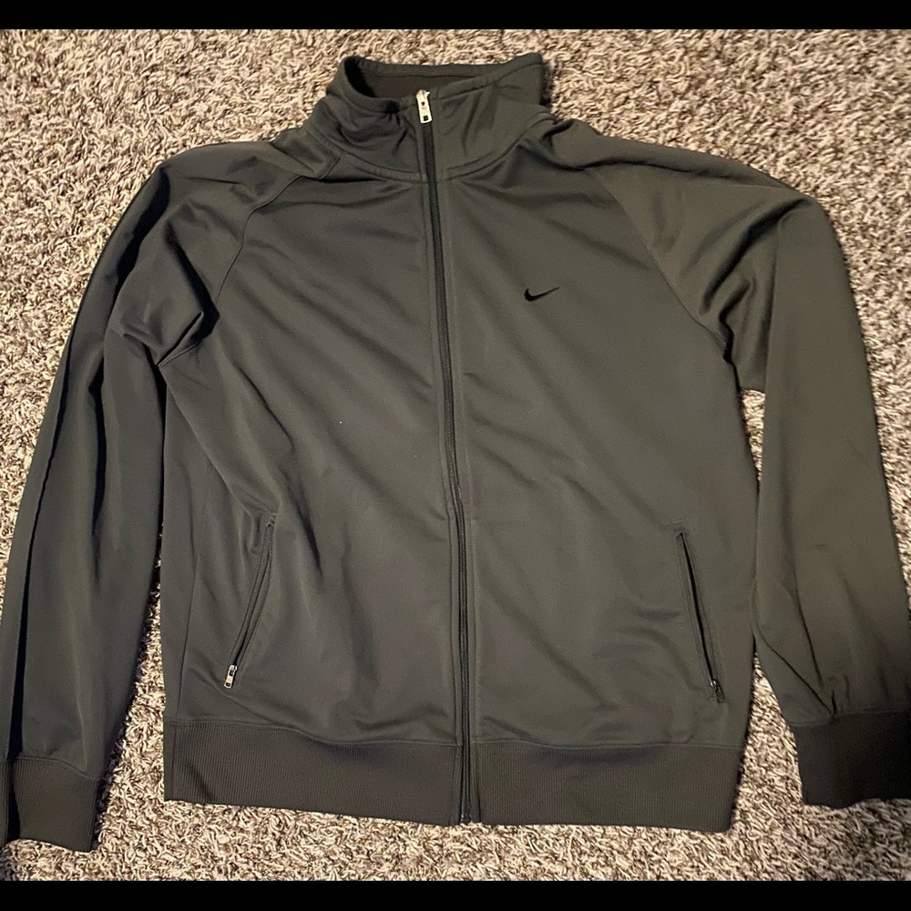 Gray extra large Nike lightweight jacket.